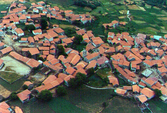 Foto sobre o centro da povoa��o