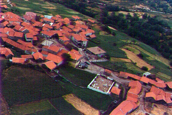 Foto sobre os Carvalhos e Eira do Adro